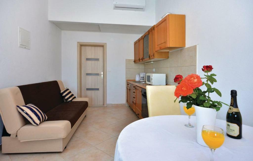 Studio Apartman Подстрана Екстериор снимка